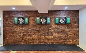 Burgundy Mckinley Place Service Apartment